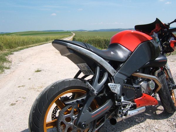 PRJET BUELL R/S by daytonateur... - Page 7 E688efd6